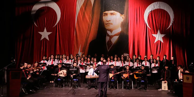 Güneydoğu’da Atatürk düzenlenen törenlerle anıldı