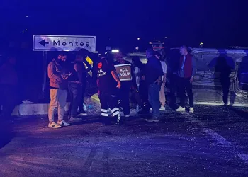 Kızılay aracına çarpıp kaçtı