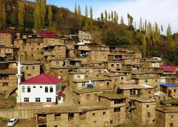 Hizan’ın taş evlerinde sonbahar güzelliği