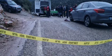 Rus anne ve kızı, öldürülüp uçurumdan atılmış