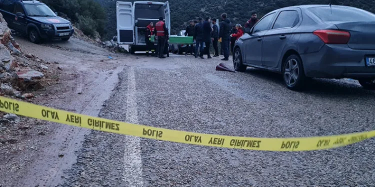 Rus anne ve kızı, öldürülüp uçurumdan atılmış