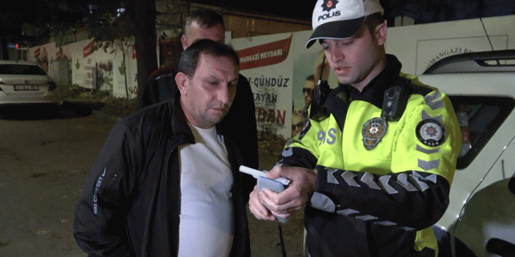Bursa’da alkollü sürücü polislere iş öğretmeye kalktı