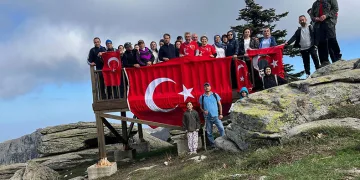 100. yılda 100 öğretmen Çataldağ zirvesinde