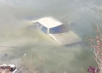 Otomobil baraj gölüne uçtu