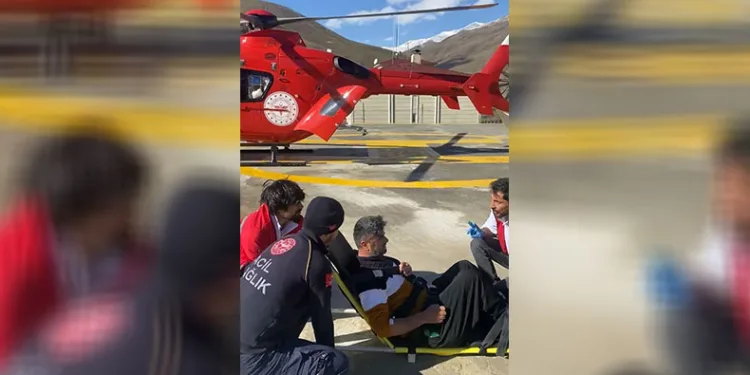 Apandisit tanısı konulan hasta için helikopter havalandı