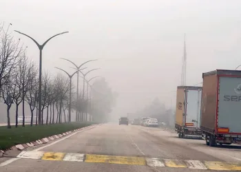 Bursa’da sis etkili oldu