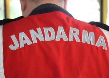 Molada unuttuğu ceketinden kredi kartları çalındı