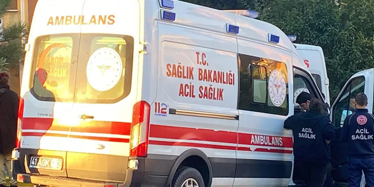 Karısını öldürdü, oğlunu yaraladı