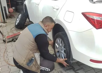 Lastikçilerde kış lastiği yoğunluğu