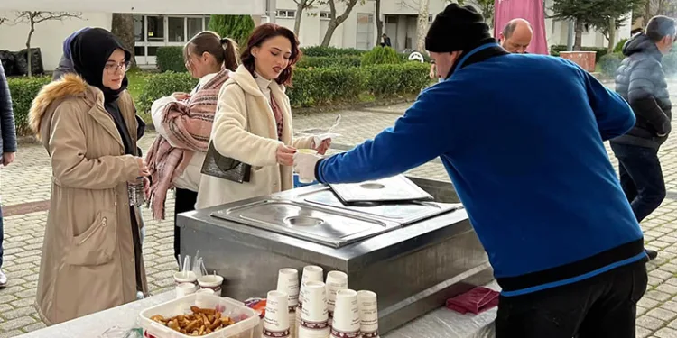 İnegöl Belediyesi’nden öğrencilerin içini ısıtan jest