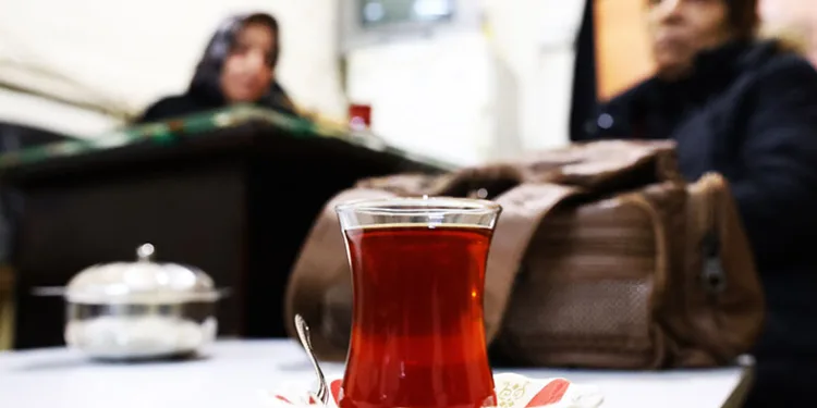 Eşinden sonra işinin başına geçti