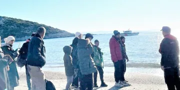 İzmir’de 37 düzensiz göçmen kurtarıldı