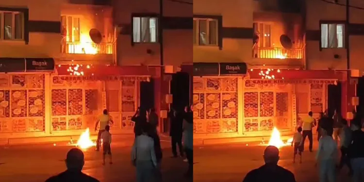 Çocuklar çakmakla oynarken evi yakıyordu