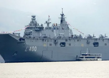 TCG Anadolu’ya ziyaretçi akını