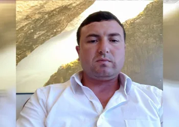 Annesini ziyarete giderken kaza geçirdi
