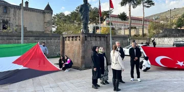 “Filistinli çocuklar kadar cesaretiniz yok mu”