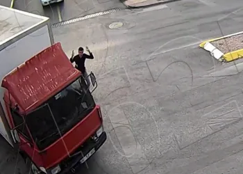 Kazadan yaralanmadan kurtuldu, tepkisi hayret ettirdi