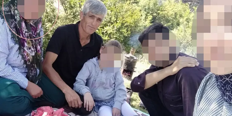 Eşini uykusunda bıçaklayarak öldürdü