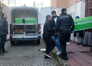 Eşini öldürüp oğlunu yaralamıştı, intihar etti