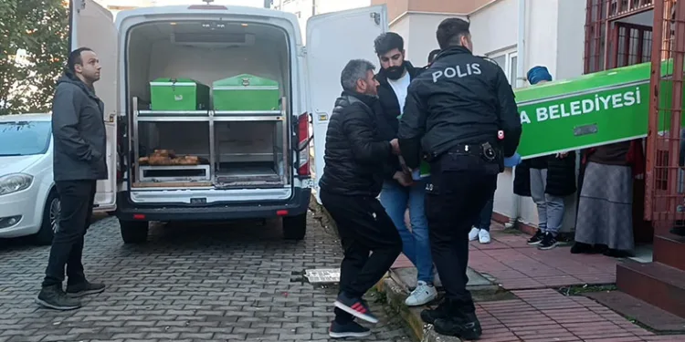Eşini öldürüp oğlunu yaralamıştı, intihar etti