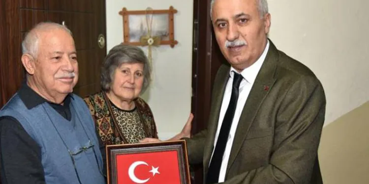Başkan Aydın Öğretmenini unutmadı