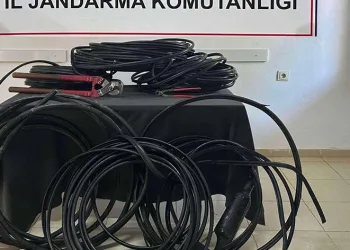 Kablo hırsızları yakalandı