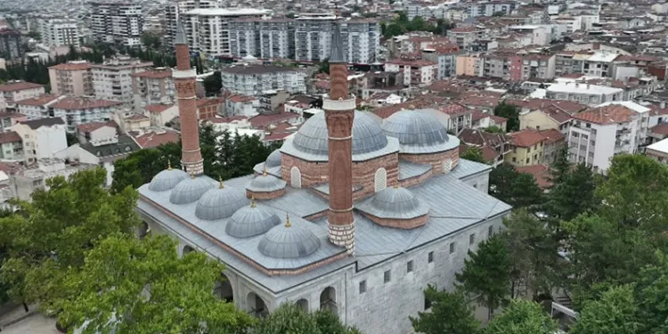 Ecdat yadigarı caminin kitabesi yok