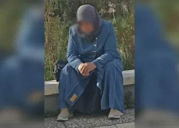 Annesini 8 yerinden bıçaklamıştı