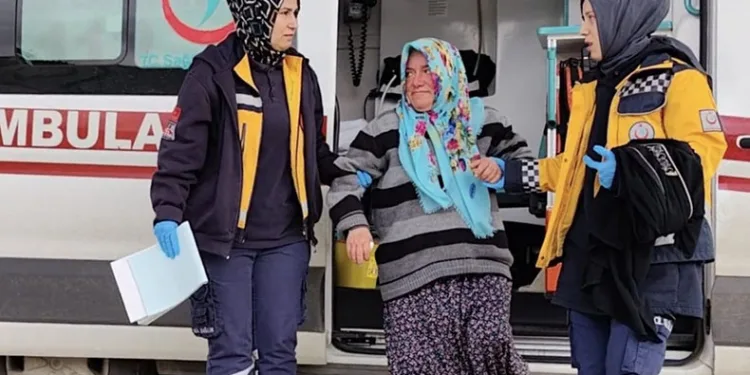 Banyodan çıkan fare elini ısırdı