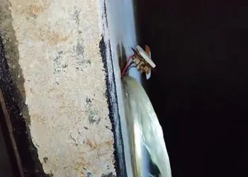Evleri su bastı, elektrik prizlerinden su fışkırdı