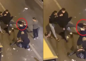 Kavga ettiği kişinin yüzüne uçan tekme attı