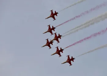 Manisa semaları Türk Yıldızlarını ağırladı