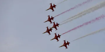 Manisa semaları Türk Yıldızlarını ağırladı