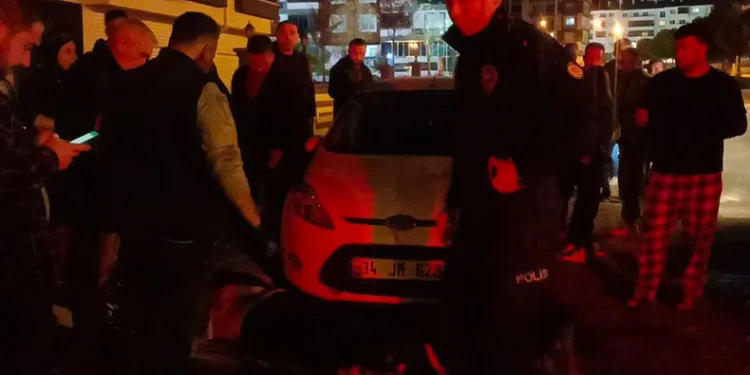Alkol şişesiyle saldırdılar: 1 yaralı