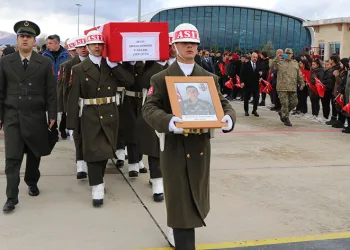 Erzincanlı şehit havalimanında karşılandı