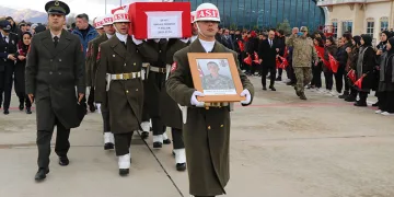 Erzincanlı şehit havalimanında karşılandı