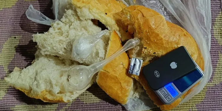 Osmaniye’de ekmek arasından uyuşturucu çıktı