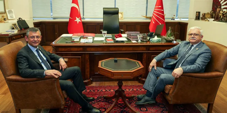 Deveciler ve Özgür Özel buluştu