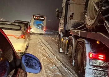 İstanbul istikametine araç geçişlerine izin verilmiyor
