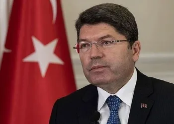 “Anayasanın yenilenmesi elzemdir”