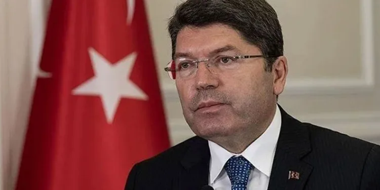 “Anayasanın yenilenmesi elzemdir”