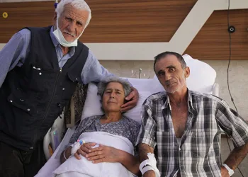 Oğlunun karaciğeriyle hayata tutundu