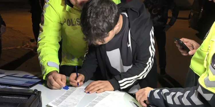 Bursa’da liseli genç babasının aracını kaçırdı