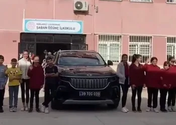 Kırklareli’nde öğrencilerin Togg heyecanı