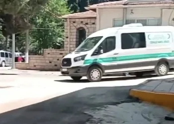 Evinin önünde bıçaklanan şahıs hayatını kaybetti