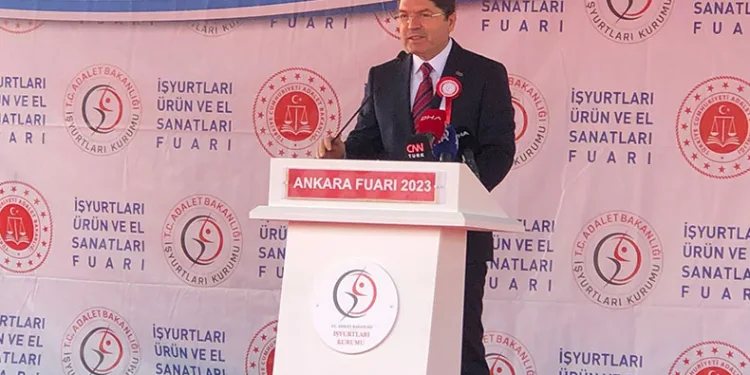 “11 binden fazla Filistinli kardeşimiz şehit edildi“