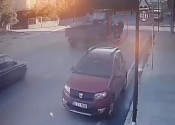 Scooter ile traktör çarpıştı