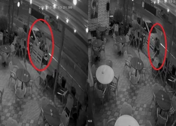Bursa’da sandalye hırsızı kamerada