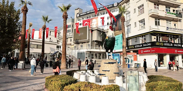 Denizli Büyükşehir Ata’sının huzurunda