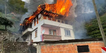 Trabzon’un Sürmene ilçesinde korkutan yangın